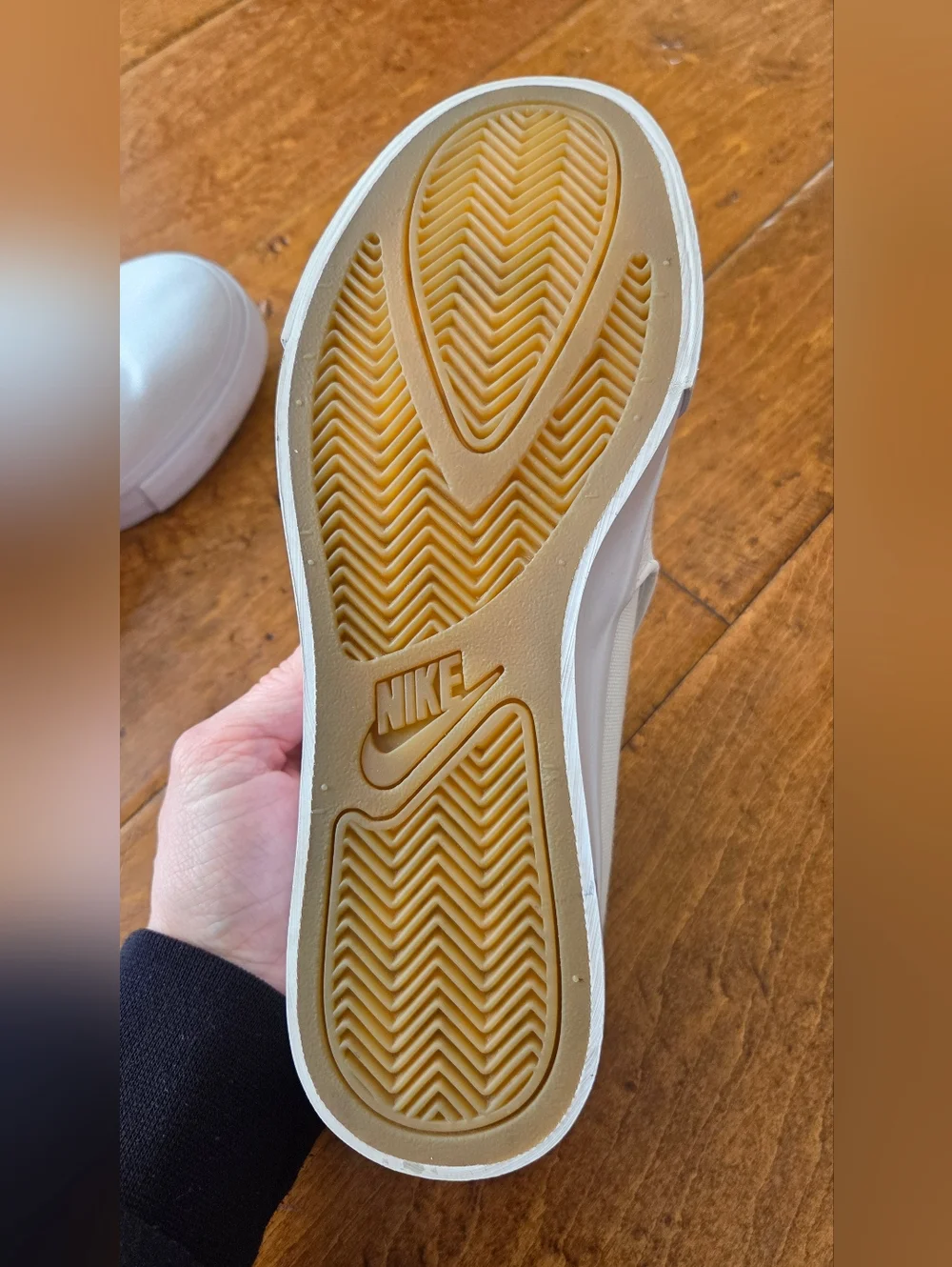 Nike Womens Size 6 White Court Royale AC Canvas Slip On Shoes BQ9138-100